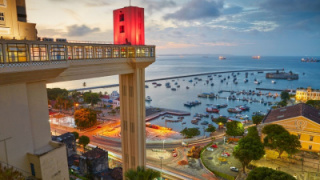 Resort Pé na Areia em Salvador com Meia Pensão | Data Fixa